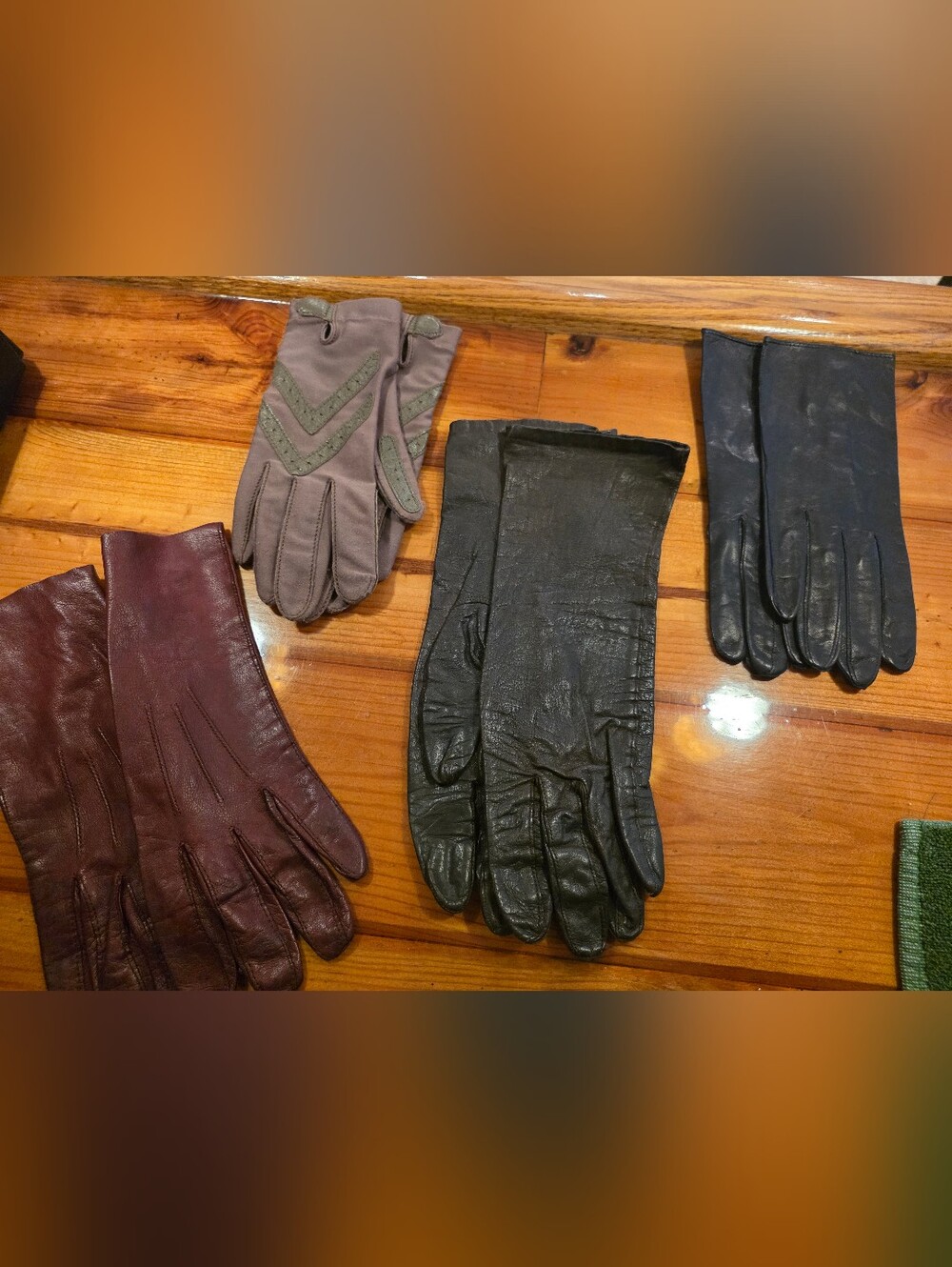 Lot Of 4 Women's Leather & Cloth Gloves - Classic Style.